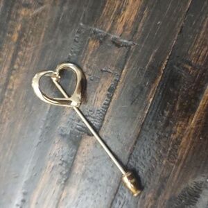OPEN HEART GOLD STICK PIN